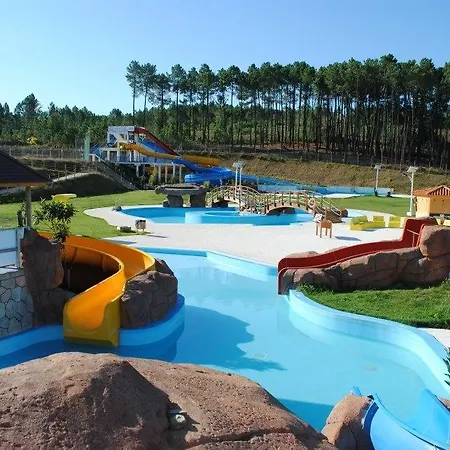 ホリデーパーク Naturwaterpark - Parque De Diversoes Do Douro Vilela (Vila Real)
