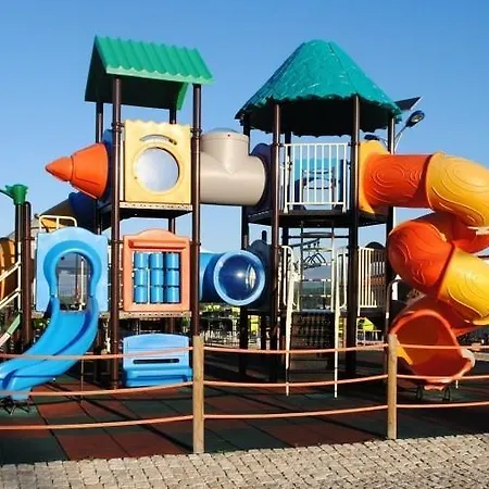 ホリデーパーク Naturwaterpark - Parque De Diversoes Do Douro Vilela (Vila Real)